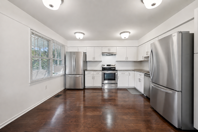 Kitchen - 5012 Quebec St | 3 Bed / 2 Bath | 2026-2027 School Year! House