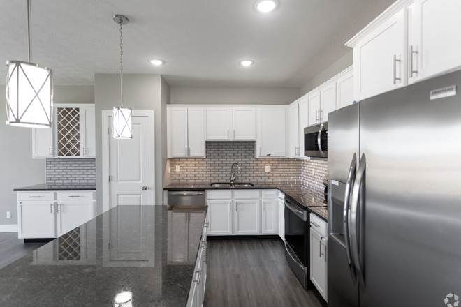 kitchen - Pullman Station Apartment