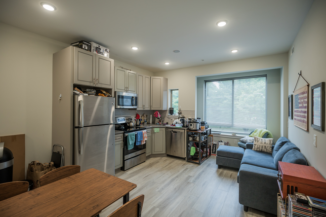 kitchen/dining/living - 3-bed, 3-bath apartment 12-min walk to Drexel, Available 8-1-25 & 9-1-25