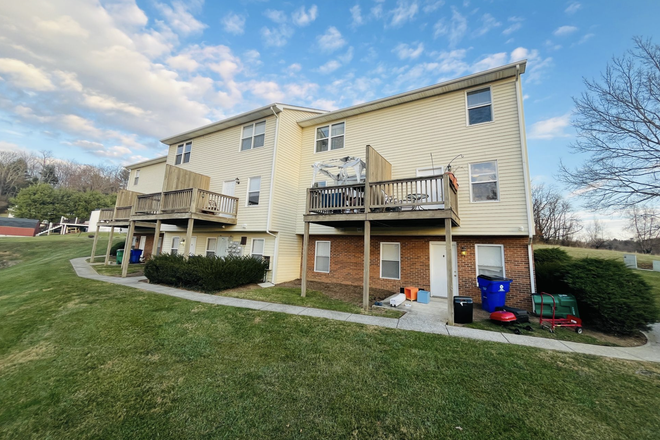 Outside Picture - Lee Street Two Bedroom Townhouse