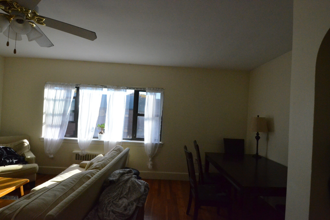 3 Bedroom at 108 Longwood Ave. - NO Broker's Fee!!  -  Avail 9/1 - Updated 3 Bedroom Apartment on Longwood Avenue