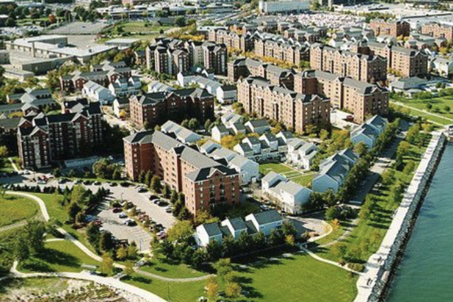 apartment complex - Harbor Point on the Bay Apartments