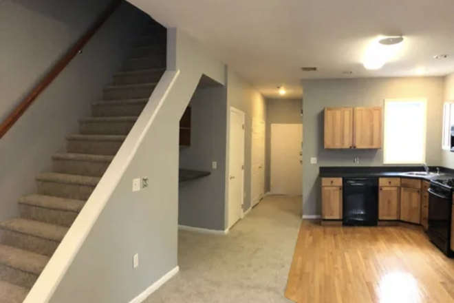Living area - 3 Bedroom Apartment. 5 minute walk to campus