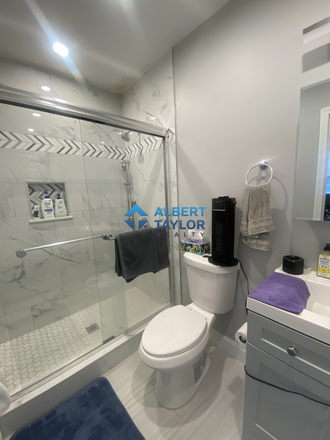 Bathroom - BEAUTIFULLY RENOVATED 10Bedroom Home! Steps from BU Campus!