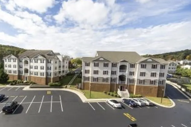 Outside view - *LEASE TAKEOVER* Sunchase at JMU Apartments (Close to campus/Bathroom in room with no outside acess)