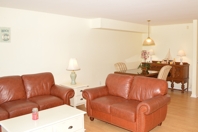 Living Room - 10 Oceanside Place - Narragansett Pier Condo