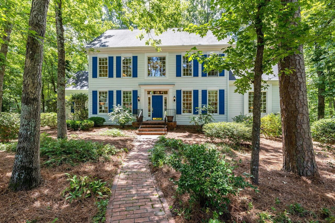 Facade - Beautiful Home Located in The Oaks!