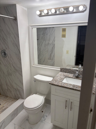 Bathroom 2 - Condo Overlooking Rolling Hills Golf Course, Close to Campus