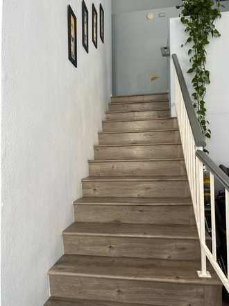 Stairwell - Rooms for rent House