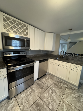 Kitchen - 123 Williams Street Apartments