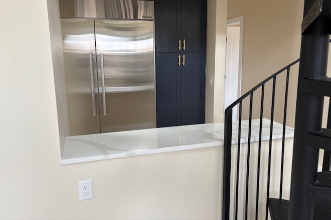 kitchen - 1010 Euclid House