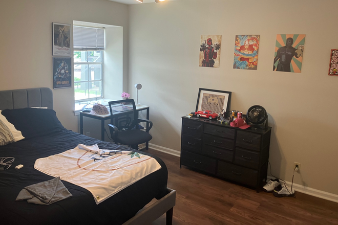 Bedroom - Churchill Downs Apartments