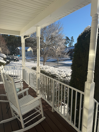 Front porch - Private Home, Shared Housing close to the Highway.