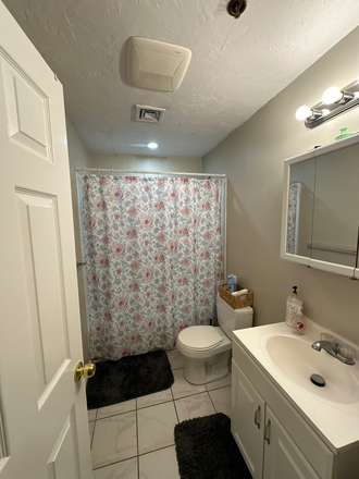 bathroom - Park Drive - Summer Sublet
