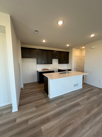 Kitchen - Shared Housing - 1 BD, 1 Private Bath & 1 Garage Space Duplex