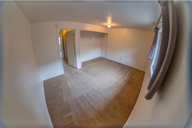 Bedroom - Varsity Townhomes