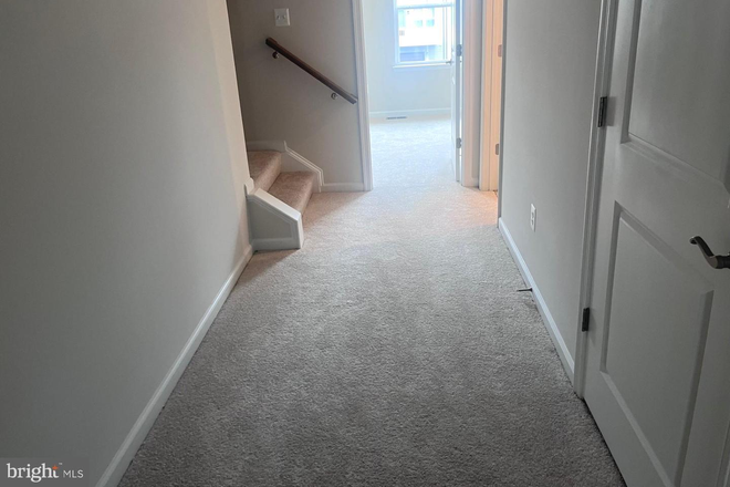 Corridor - New Gorgeous Townhouse