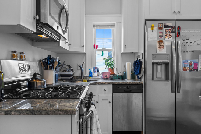 Call NOW for showings! 617-236-8600 - BOWDOIN ST - *NO FEE* LRG RENOVATED 4BR NEAR TUFTS FOR *6/1/2027* W/ 2 BATH, PRKNG, LNDRY IN BLDNG Apartments