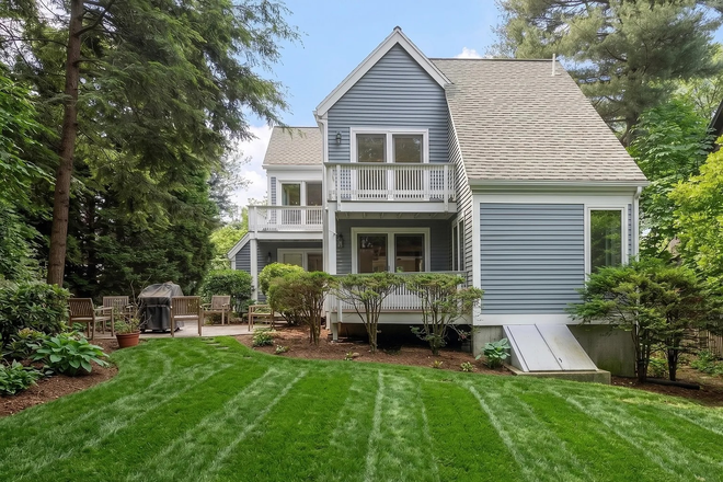 Backyard - Newly Renovated 4 bedroom Single Family House - West Cambridge