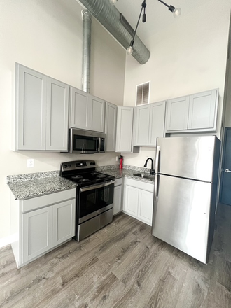 kitchen - 109 Lexington Lofts, modern, downtown, great transportation options