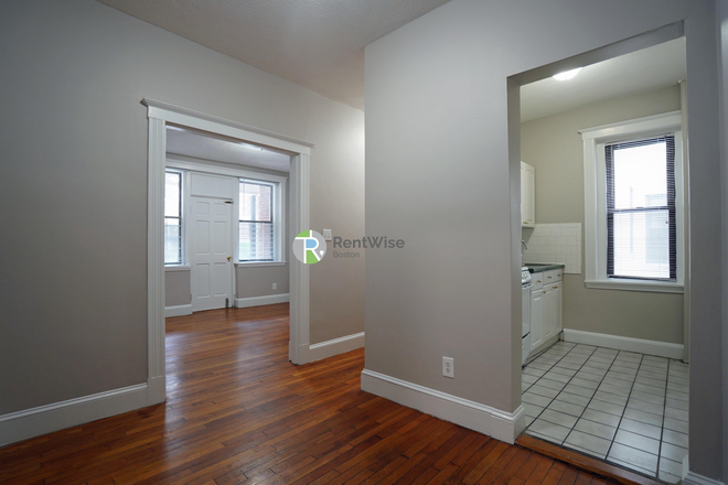 1 - AVAIL NOW--1BR in Brighton! - Hardwood Floors, H/HW inc!