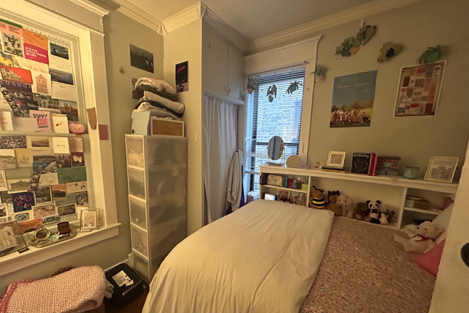 Bedroom - Single room in 4 Bedroom All girls Apartment Fall Sublet, Close to campus, Cute Place