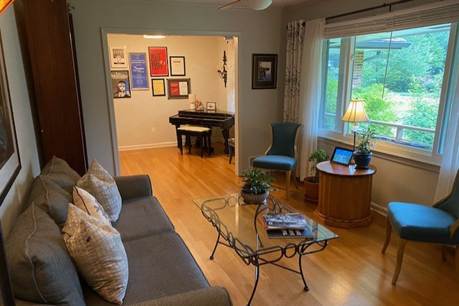 Living room - 15 Minutes to Campus, Large Bedroom Suite in Serene Shared Home