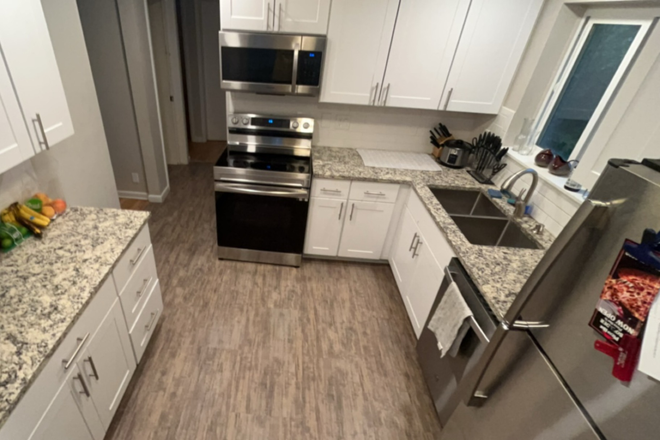Kitchen - 2890 Pennsylvania Ave House