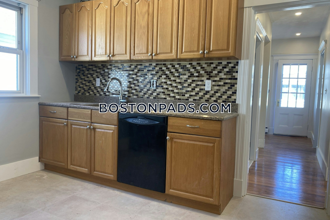 Bedroom - NO BROKER FEE! 5 Bed 2 Bath Apartment on Berwick Rd. Available 6/1/2026