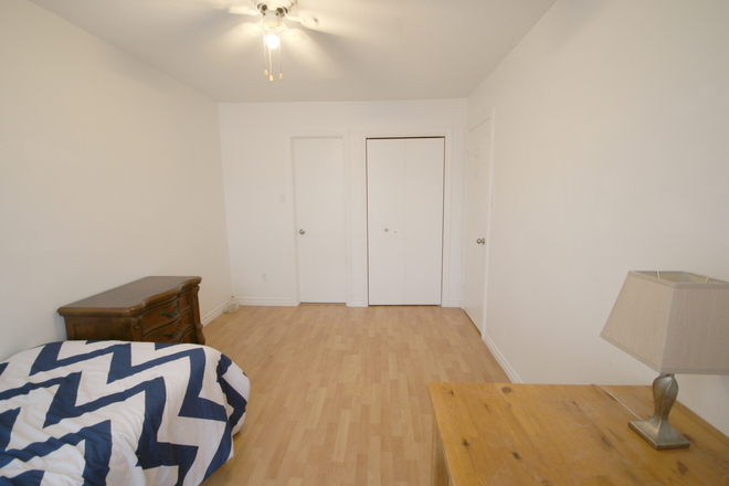Bedroom 3 (furnished or unfurnished $890) - *4xb Townhouse Individual Rooms for Rent (*Reduced $50* Furnished Option)* walking to 3 grocer