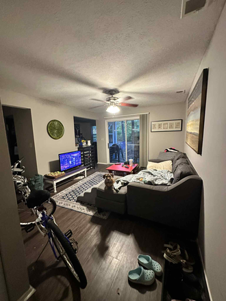 Living Room - Salem Courthouse Apartments