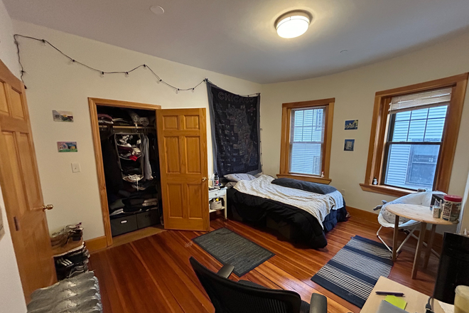 Bedroom for Rent - [SUMMER 1 SUBLET] Bedroom on Hillside Ave - May 1st to June 30th