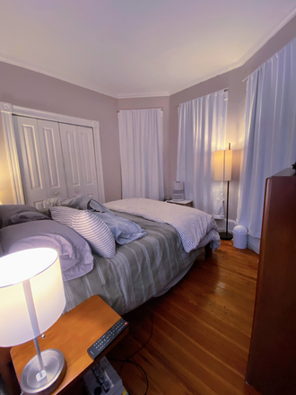 bedroom 1 - Updated 2 bed/1 bath for rent by owner in Magoun Square - $2850 a month, central A/C Apartments