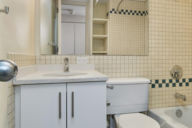 Bathroom - SUBLET July 1 2025 to July 31 or Aug 1 2025