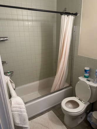 Bathroom shower and toilet - Westland apartment close to campus