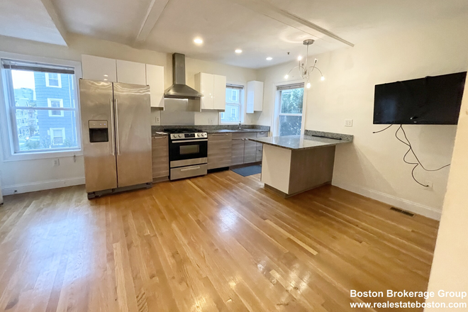 kitchen - living room - Spacious 4 bedroom in Mission Hill Apartments