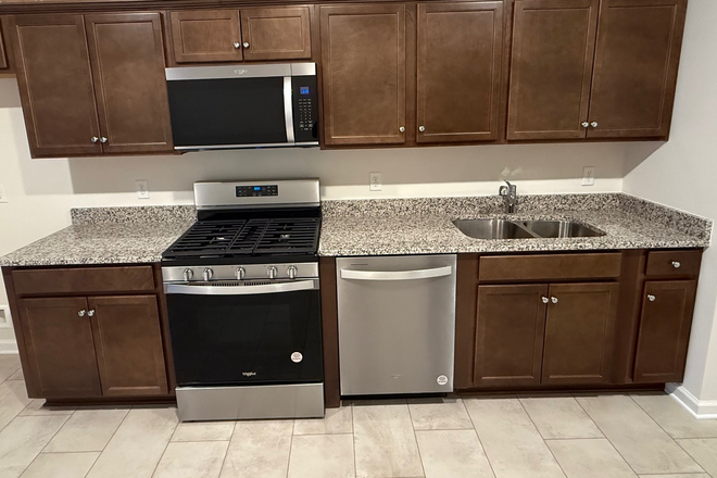 Kitchen - Unfurnished 2BR apt-Culvert Dr-West Windsor