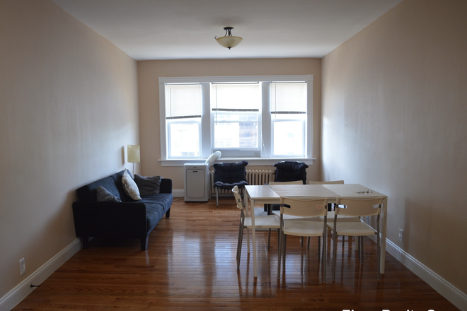 Dining room - UPDATED UNIT - 3 BED/ 1 BATH AVAILABLE AUGUST 2026- CLOSE TO BC CAMPUS Apartments