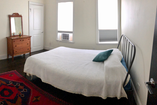 Bedroom for rent - wi/old dresser, recently switched out! - $1,400 / 2BR - Somerville 1 Room Available w/AC  - Sunny garden - LGBTQ, Int'l friendly Condo