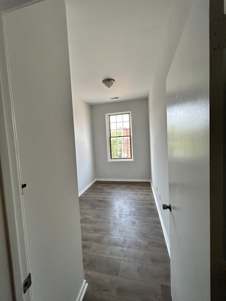 Bedroom - Diamond St apartment close to campus