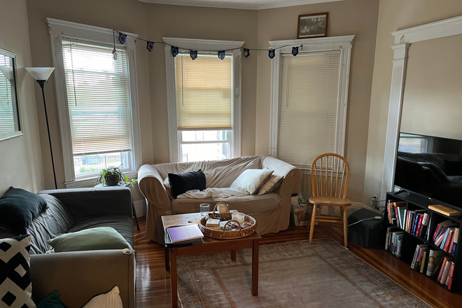 living room - College Ave Somerville 5 bed 1.5 bath apartment available June 2026!