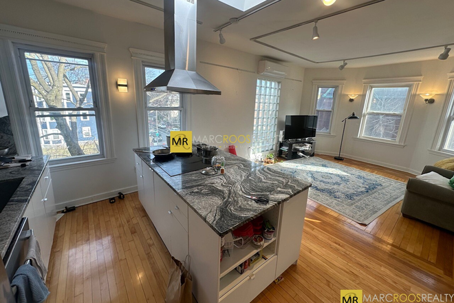 Call NOW for showings! 617-236-8600 - HARVARD ST - *NO FEE* LUXE 3BR IN CENTRAL SQ AVAIL *9/1/2026* W/ IN UNIT LNDRY, 2 BATHS, SHARED YRD! Apartments