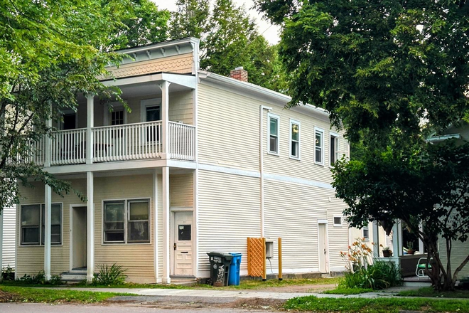 Outside Street view - Room Available in Burlington's Old North End – Available Now! Apartments