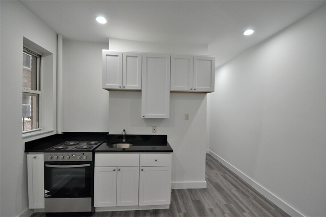 3 Bedroom on 105 Peterborough St. - NO Broker's Fee!!  -  Avail 9/1 - Brand New & Sunny 3 Bed on Peterborough St. Apartments