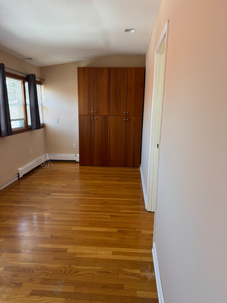 . - HOT LISTING!! HUGE 6 BED AVAIL 7/29/2027!! Apartments