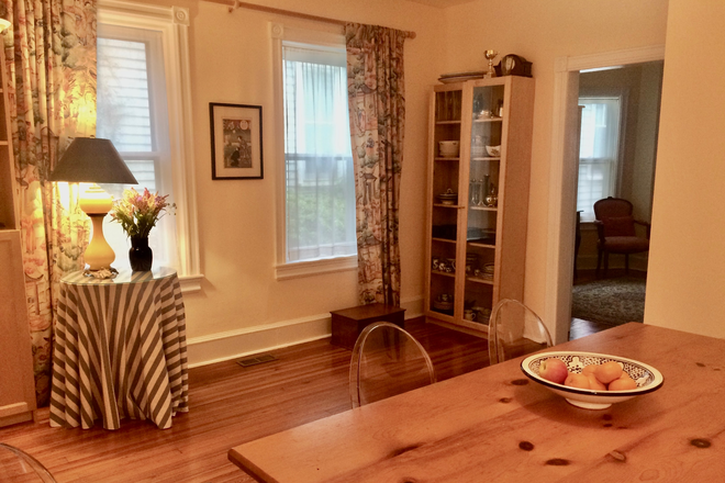 Dining room - Furnished 3BR home-Chestnut St-Princeton