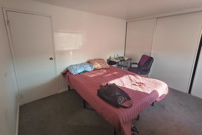 bedroom - Lease Transfer at The Boulders Room Apartments