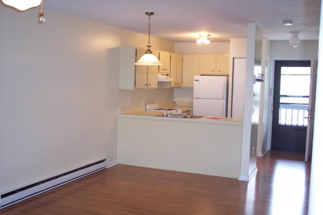 Kitchen - College Place B 305