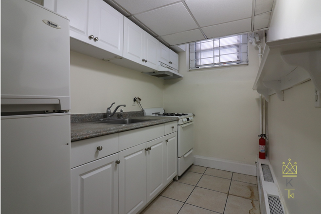 Kitchen - Huntington Ave., Boston - Fenway ,Apt B3