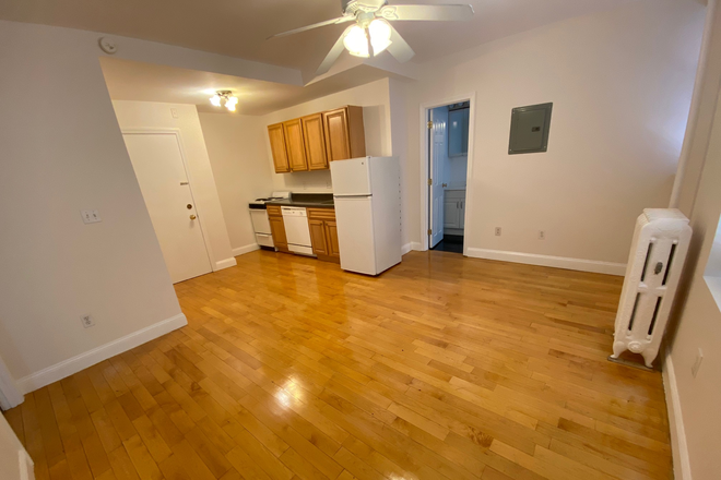 Living room - Awesome 1 BR on Symphony Rd! Avail 9/1 H&HW Included!